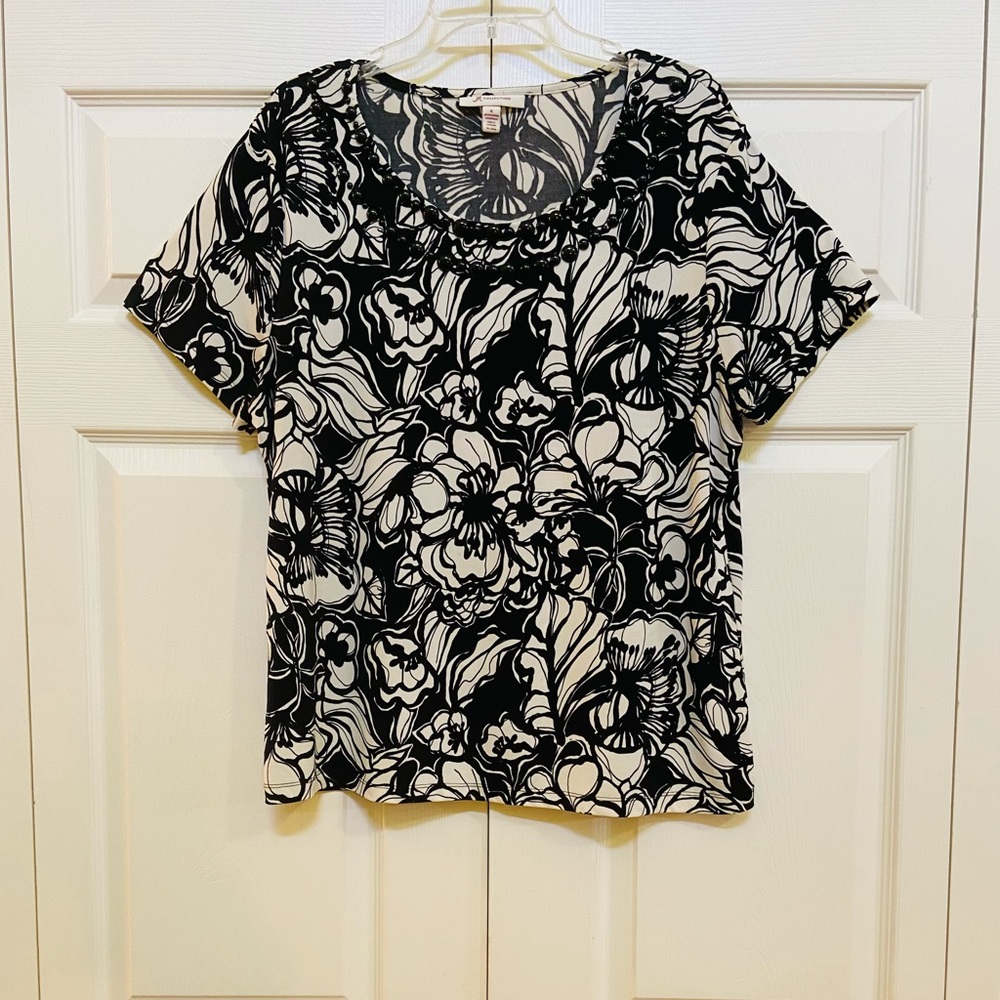 XL BEADED NECKLINE FLORAL TOP-CUTE FROM MACYS - Picture 6 of 6